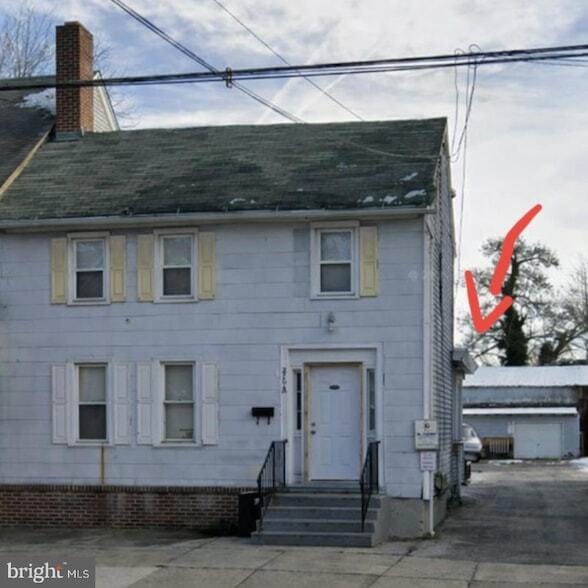 Building Photo - 276 E Broadway