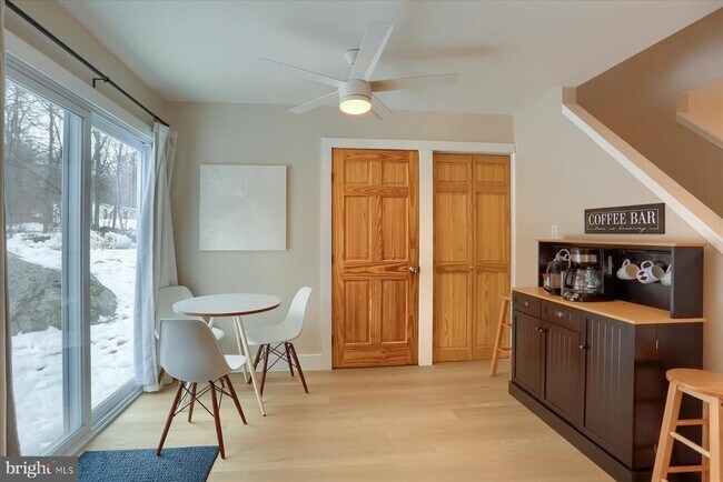 Building Photo - 1365 Roundtop Rd