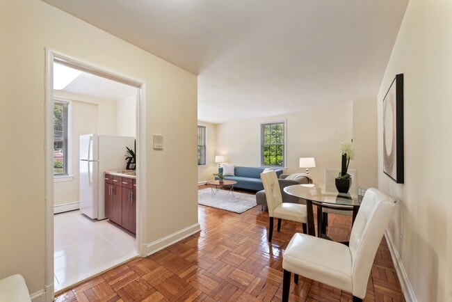 Building Photo - 2724-40 Porter Street