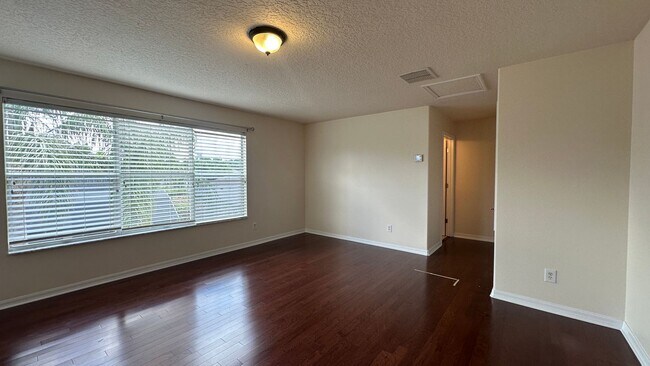 Building Photo - 1653 Cherry Ridge Dr