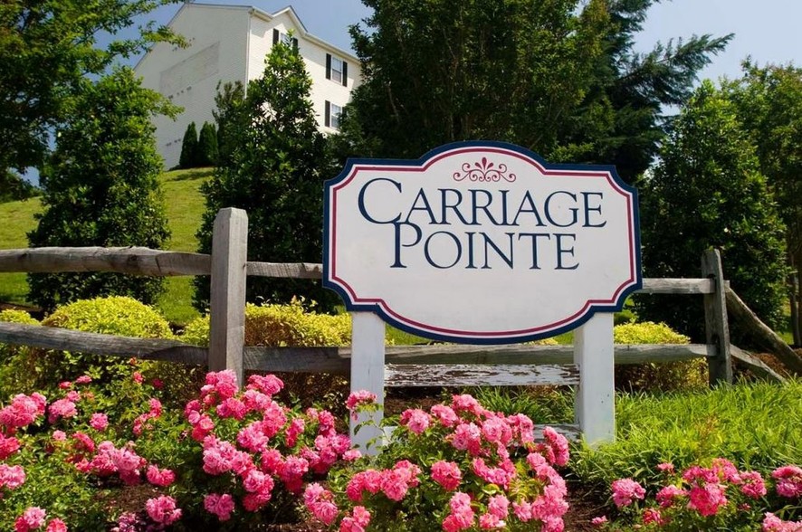 Entrance - Carriage Pointe Condominiums