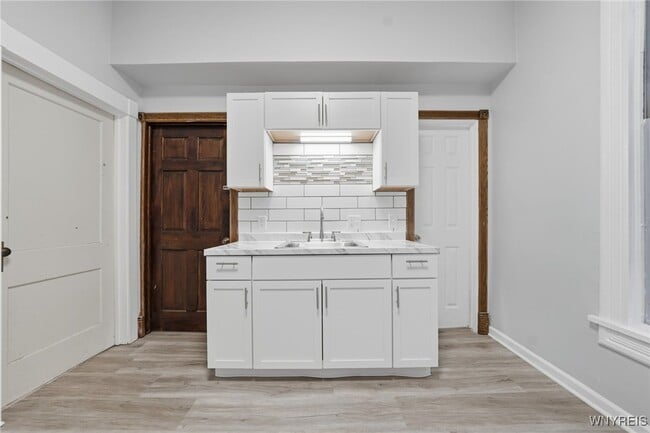 Building Photo - 76 Anderson Pl