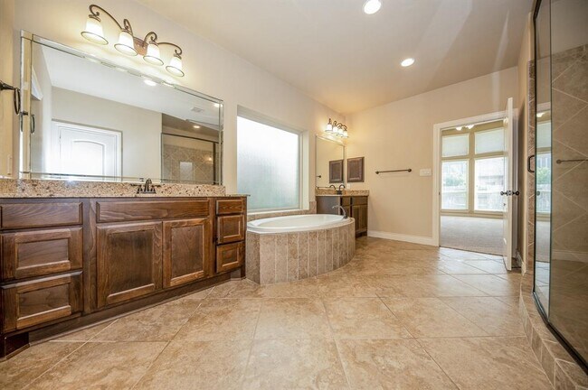 Building Photo - 27811 Bradford Ridge Dr