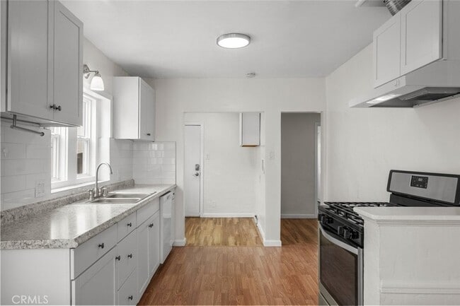 Building Photo - 2214 Rockefeller Ln