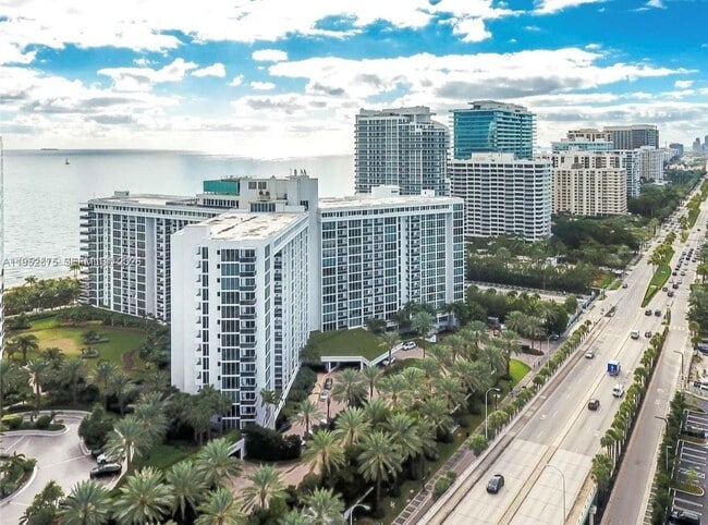 Building Photo - 10275 Collins Ave