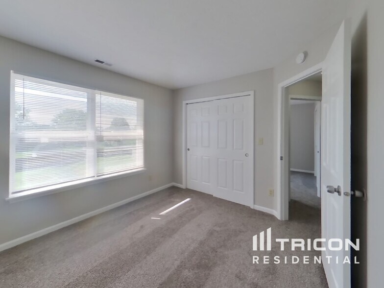 Building Photo - 3636 Black Locust Dr