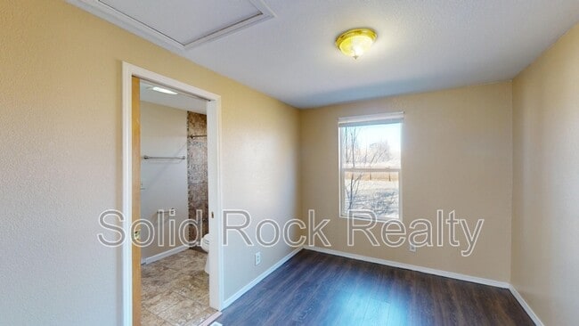 Building Photo - 212 Karr Rd