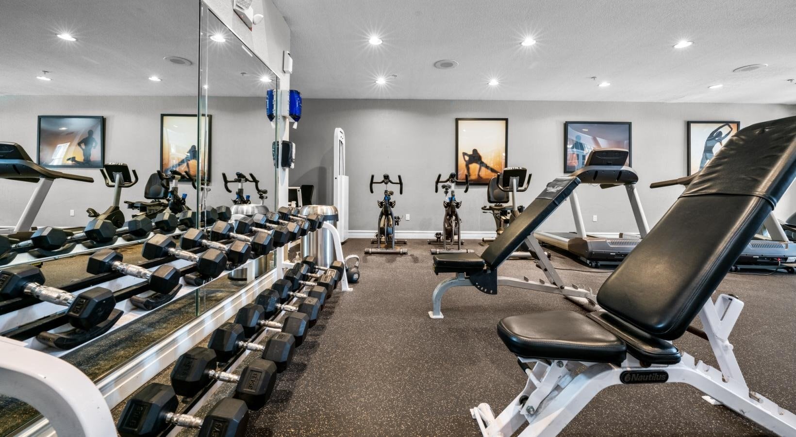 Building Photo - 5720 Forest Park Rd