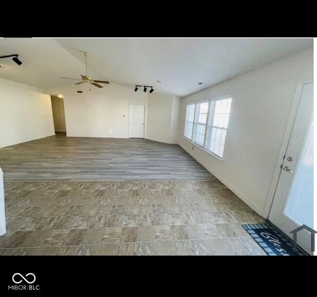 Building Photo - 12540 Majestic Way