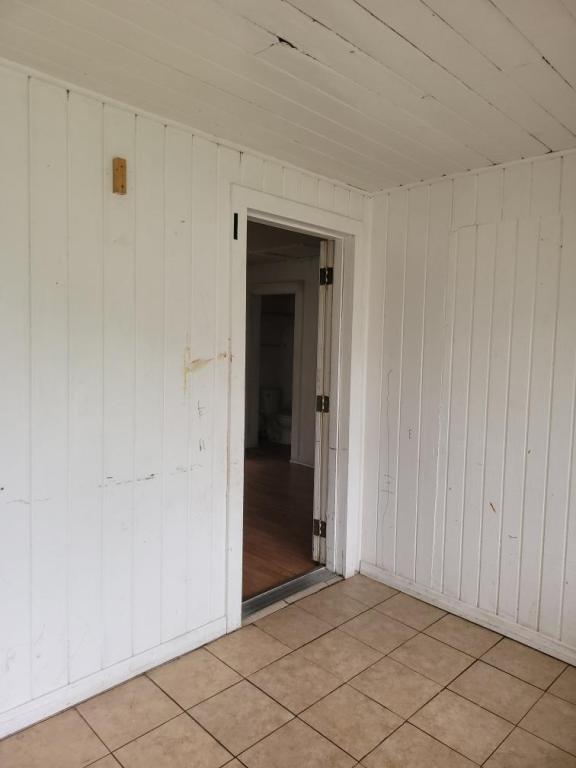 Building Photo - 11836 Cedar St