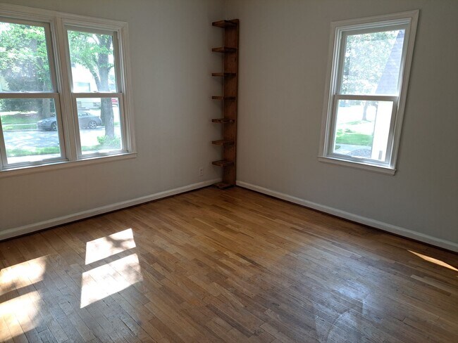 Building Photo - 3 Bedroom home, great location!