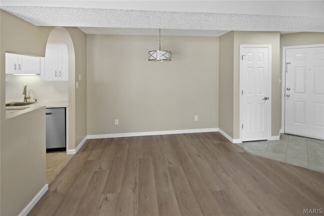 Building Photo - 315 Shirley Ridge Dr