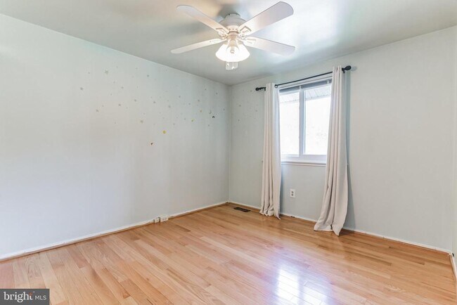 Building Photo - 7866 Archbold Terrace