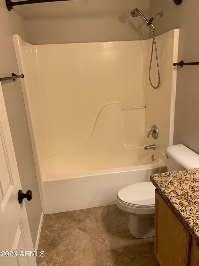 Building Photo - 494 W Cotton Ln