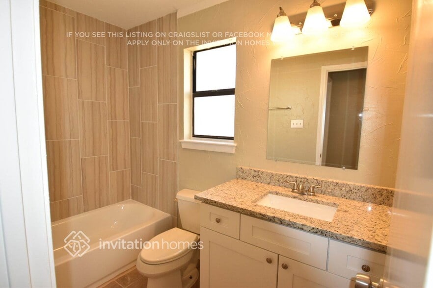 Building Photo - 424 Guadalupe Dr