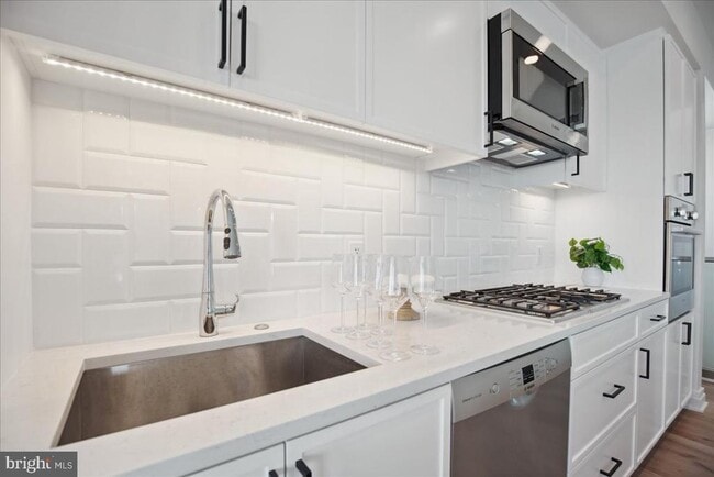 Building Photo - 923 V St NW