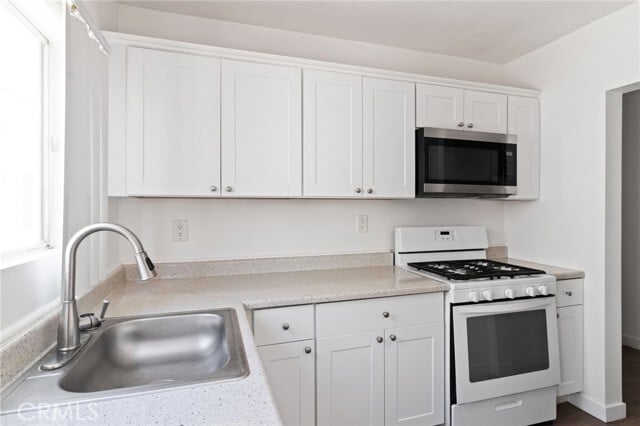 Building Photo - 1257 W 38th St