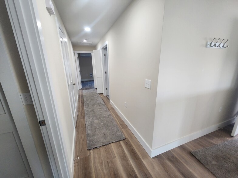 Building Photo - 69 Ivan Dr