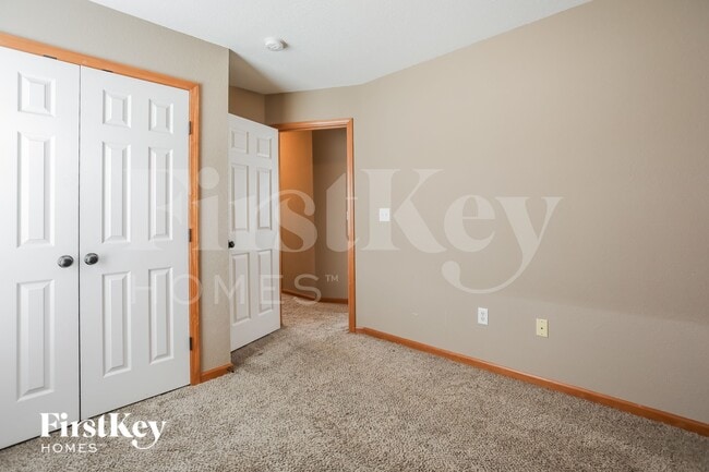 Building Photo - 316 NE Coldwater Creek Dr