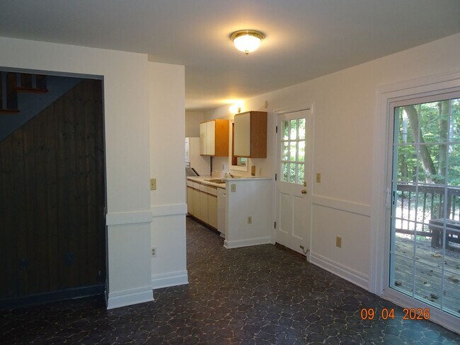 Building Photo - 1350 Jamestown Rd