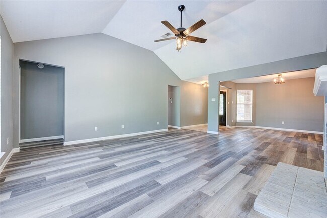 Building Photo - 17930 Seven Pines Dr