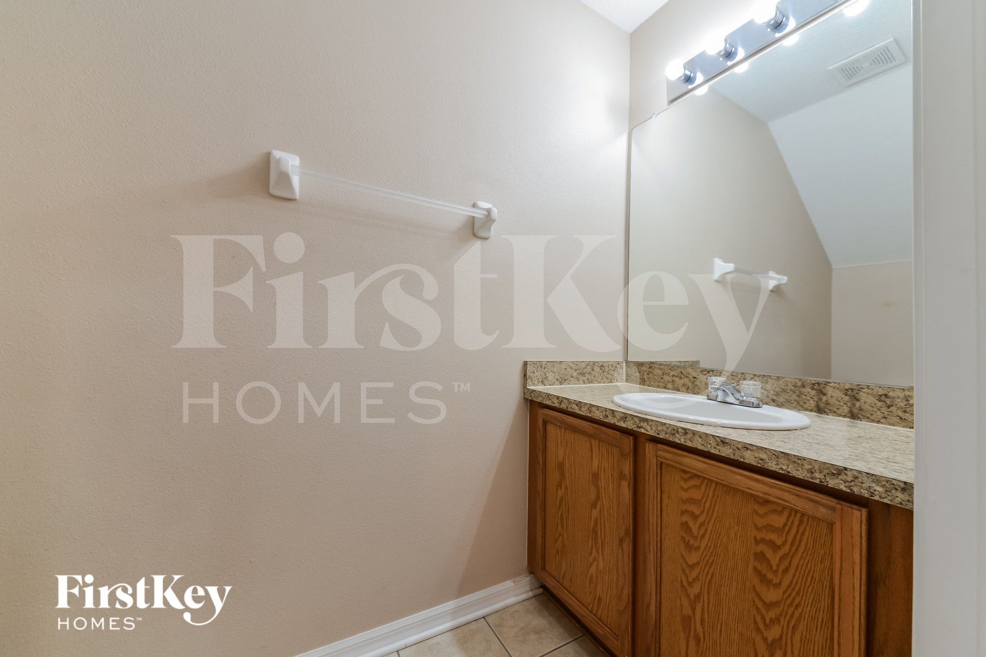 Building Photo - 15825 Fishhawk Falls Dr