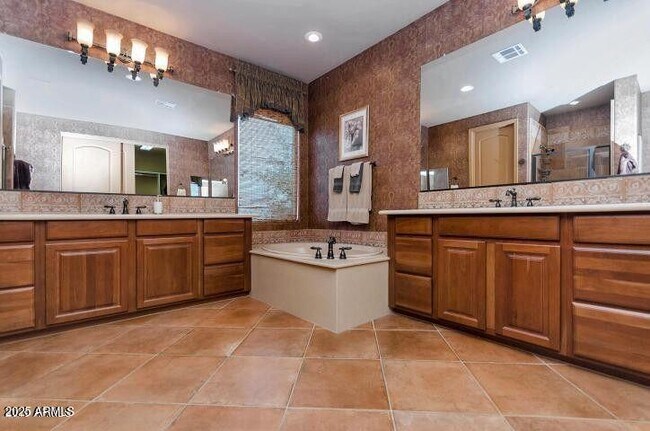 Building Photo - 4842 E Firestone Dr