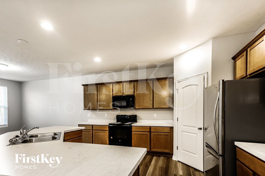 Building Photo - 4653 Rainwater Ln