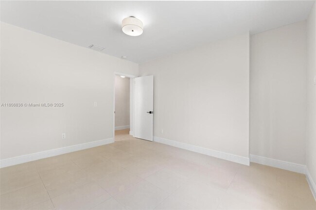 Building Photo - 2440 SW 3rd St