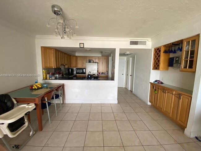 Building Photo - 2030 S Ocean Dr