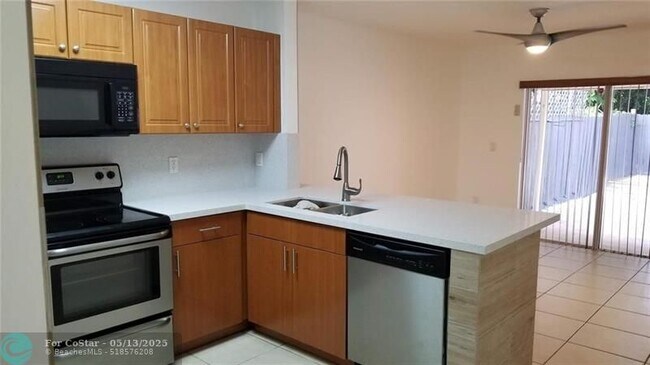 Building Photo - 20554 SW 93rd Ave