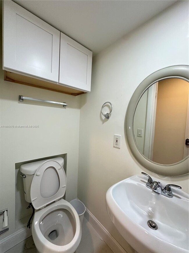 Building Photo - 9865 Riverside Dr