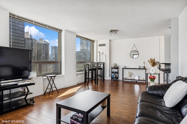 Building Photo - 440 N Wabash Ave