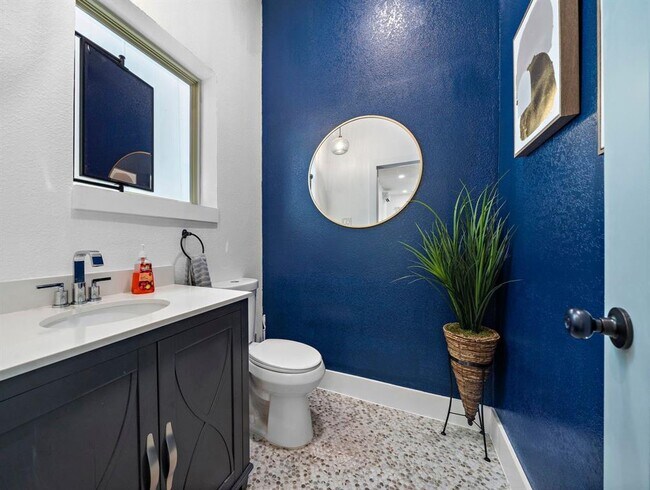 Building Photo - 2815 Avenue H