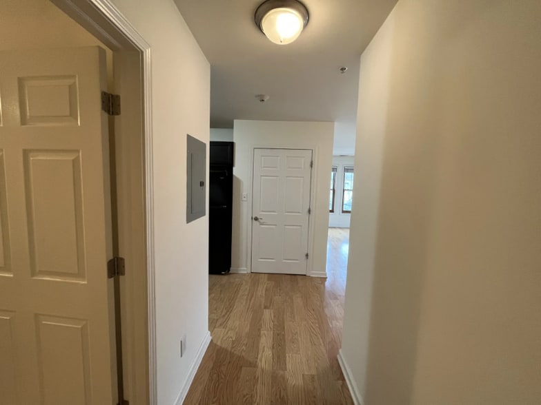 Building Photo - 525 Union St