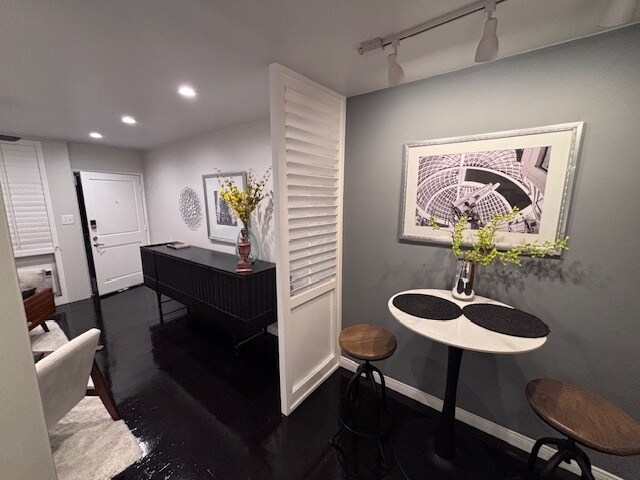 Building Photo - 1255 N HARPER Ave