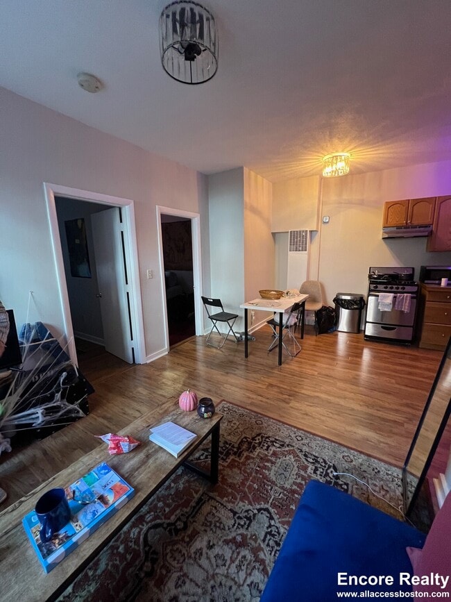 Building Photo - 145 Endicott St