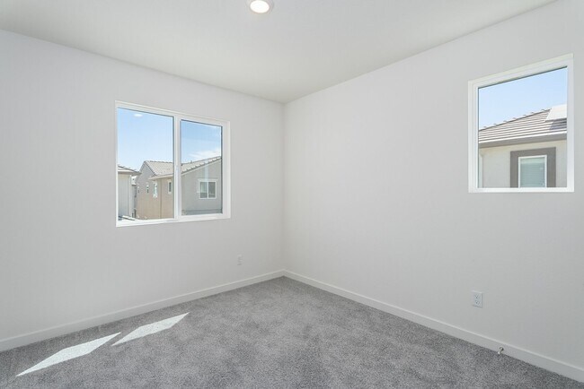 Building Photo - 1049 San Anselmo Ln