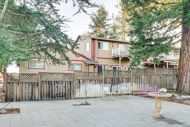 Building Photo - 17777 Camelot Ln