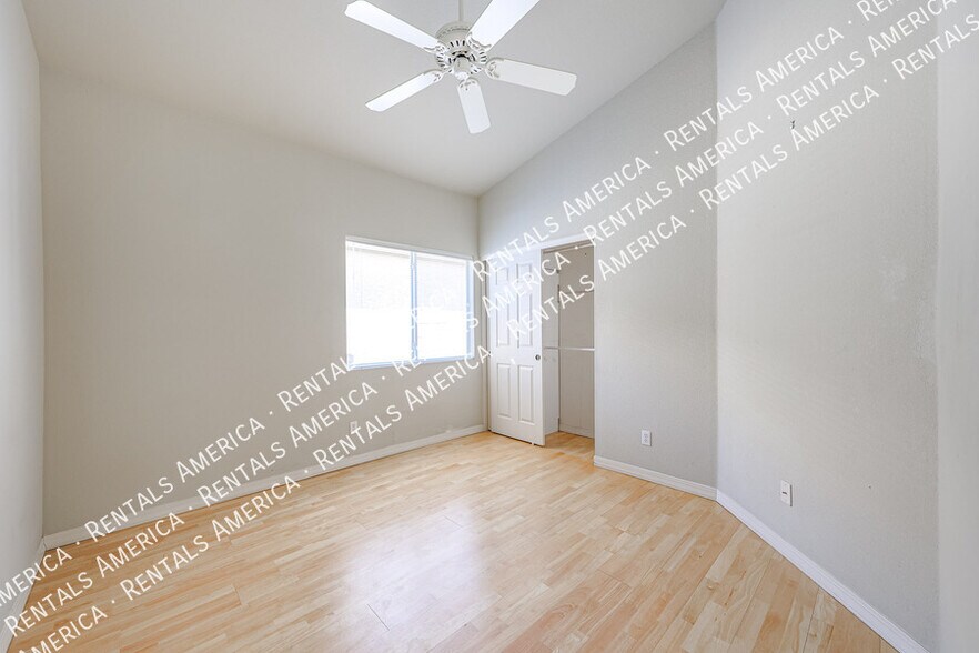 Building Photo - 15237 S 47th Way