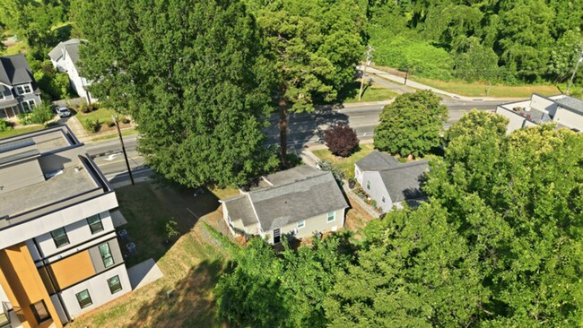 Building Photo - COMING SOON! Fully Furnished 2-Bedroom Home Near Charlotte’s Top Attractions