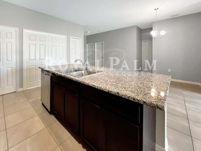 Building Photo - 1320 Trafalgar Pkwy