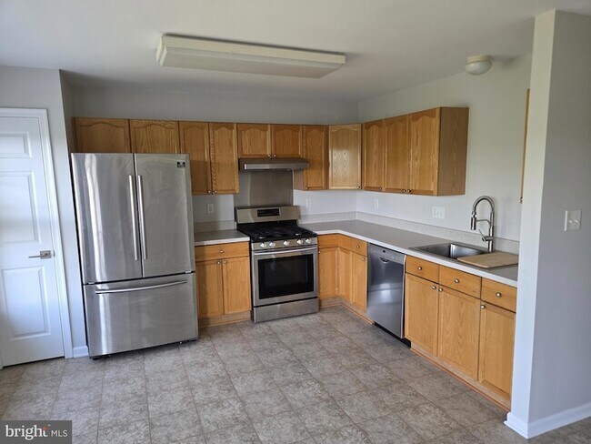 Building Photo - 403 Hupps Hill Ct