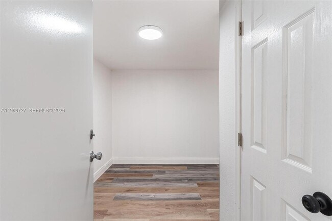 Building Photo - 5615 Simms St