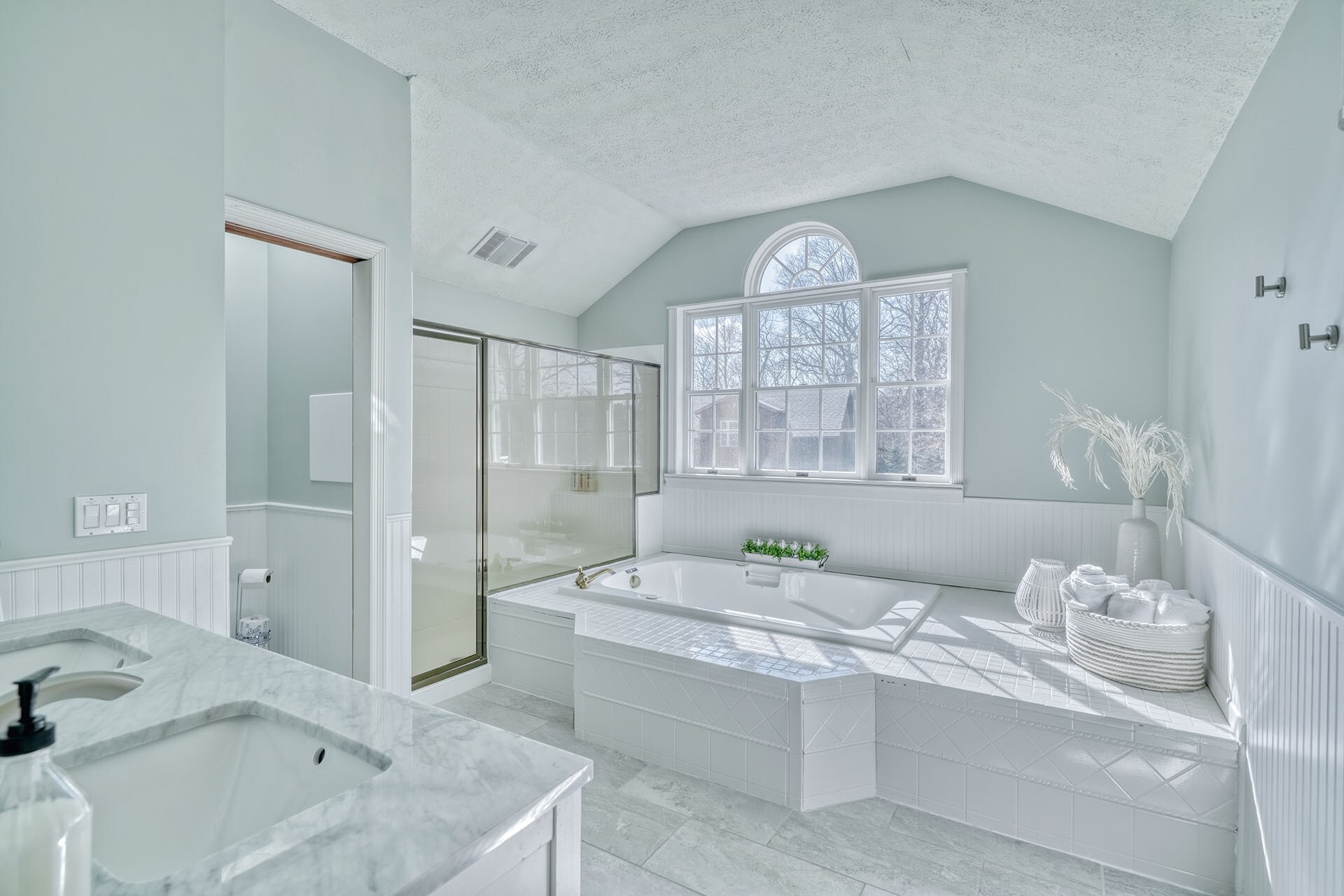 Building Photo - 5265 Old West Lake Rd