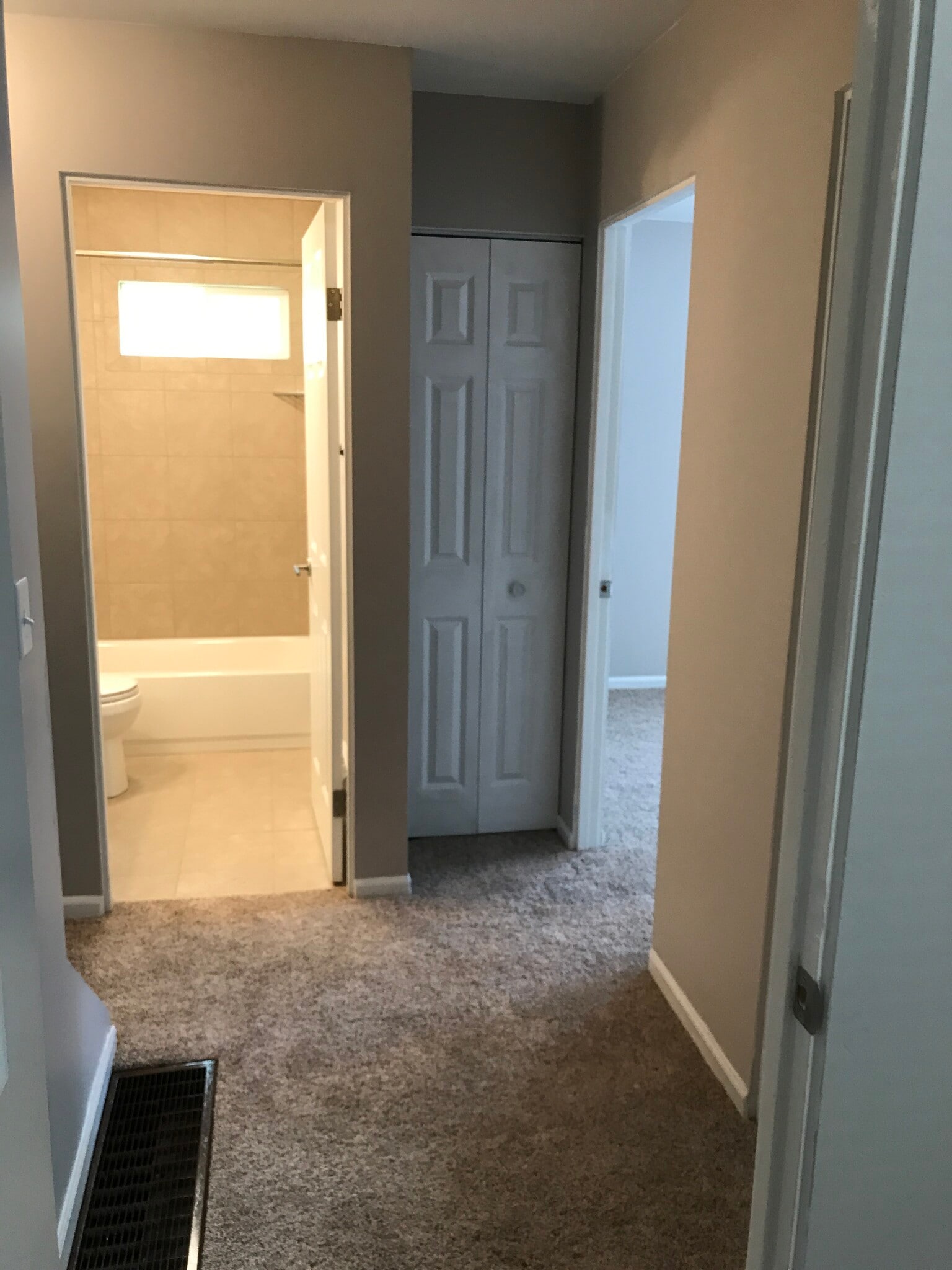 Upstairs landing - 4552 Baylor Ct