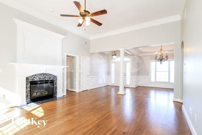 Building Photo - 2750 Chestnut Ridge Dr