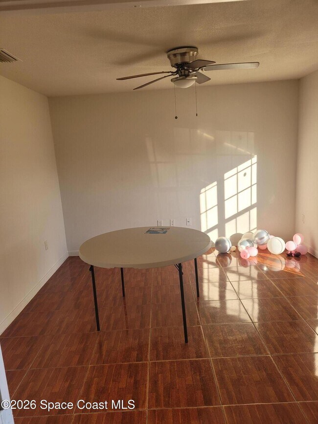 Building Photo - 231 Alcantarra St NW