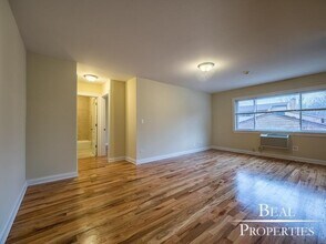 Building Photo - 1 bedroom in HIGHLAND PARK IL 60035