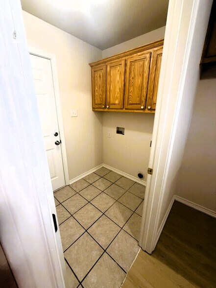 Laundry Room & Garage Access - 307 Sunset Blvd